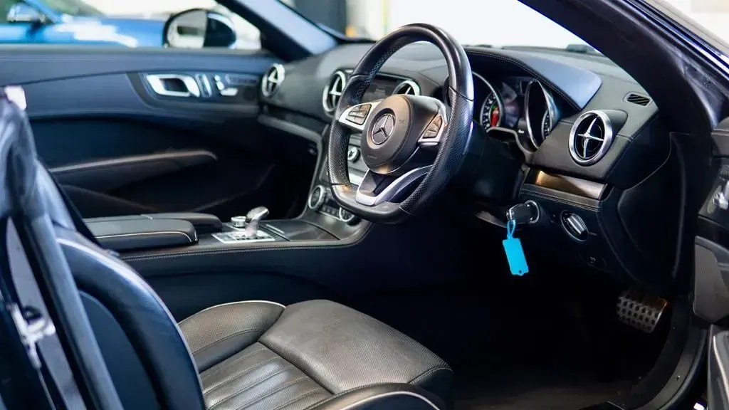 Używany Mercedes SL400 AMG line 367 KM (269 kW) 2017 Czarny Kabriolet