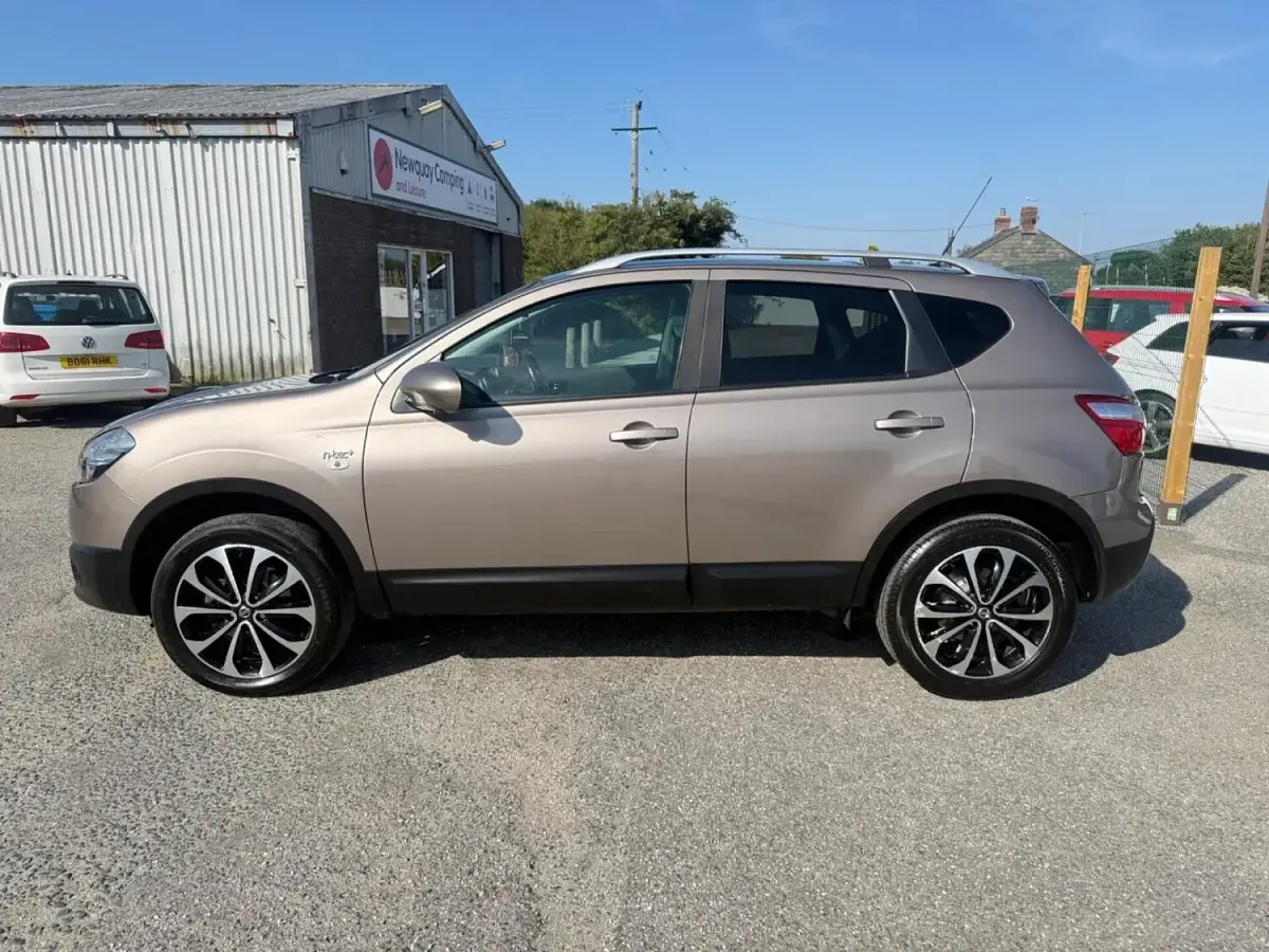 Used Nissan Qashqai N-TEC 110 HP (80 kW) 2011 Beige SUV