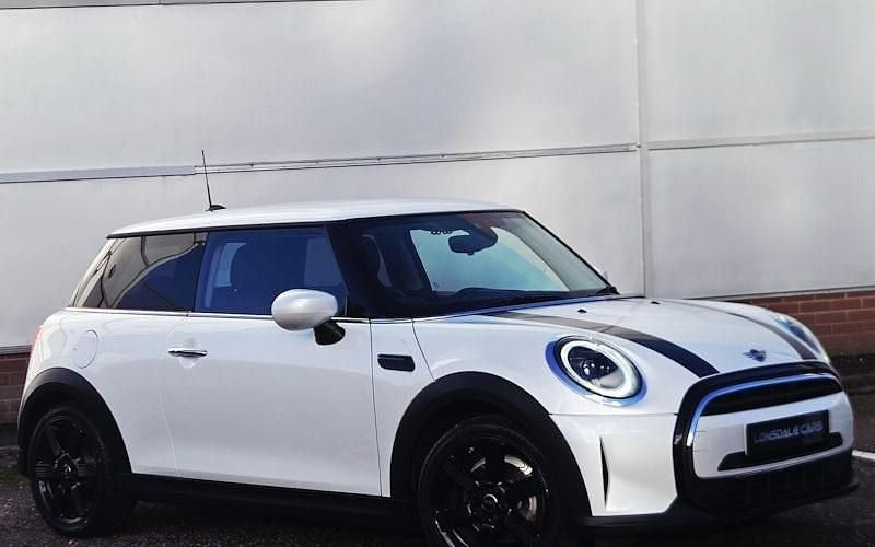 White Used 2023 Mini Cooper Classic Hatchback | £17,295 (Good price) - Image 1/4