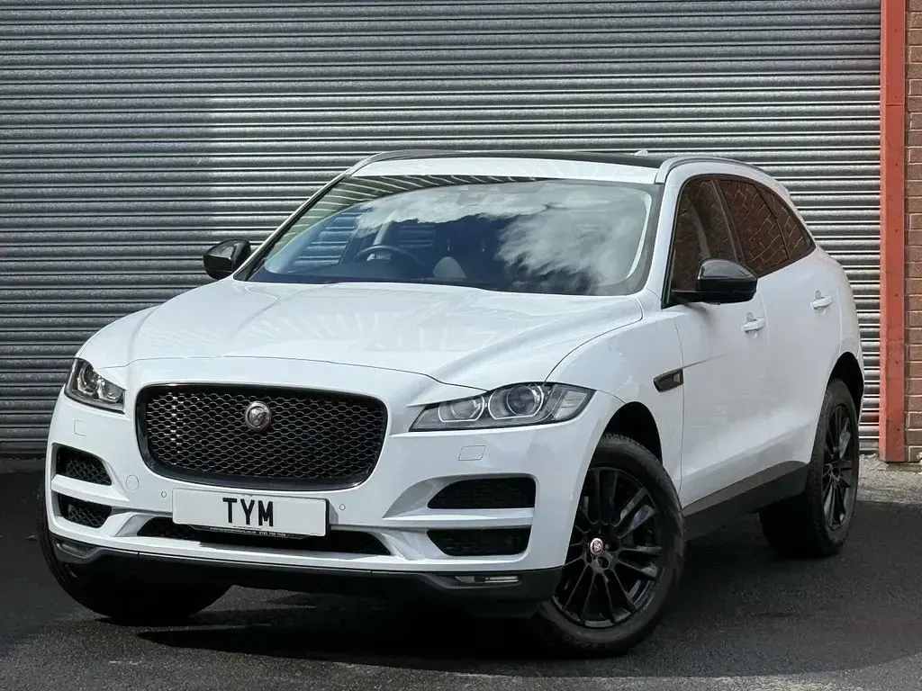 Used Jaguar F-Pace Portfolio 180 HP (132 kW) 2017 White SUV