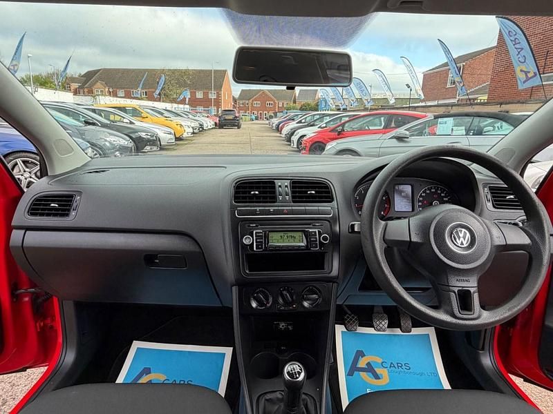 Begagnad VW Polo S 70 HK (51 kW) 2010 Röd Halvkombi