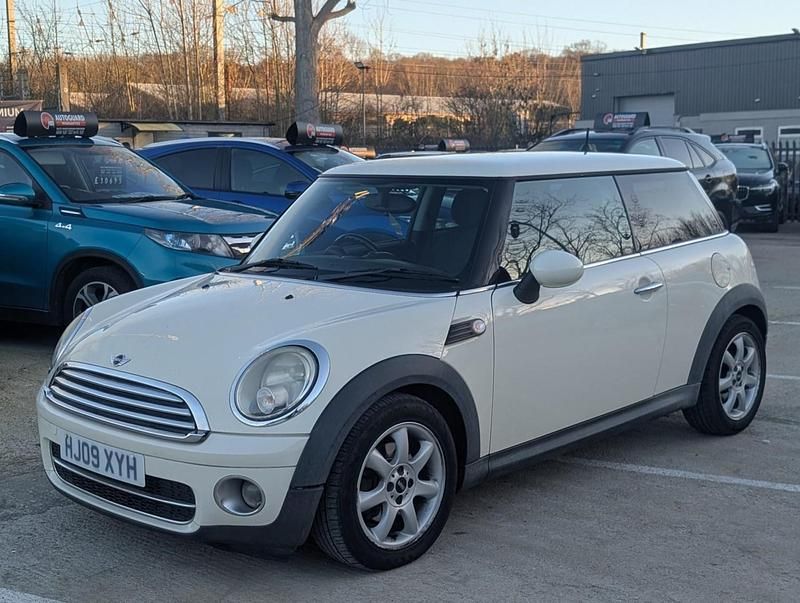 Used Mini Cooper D Hatch 110 HP (80 kW) 2009 White Hatchback