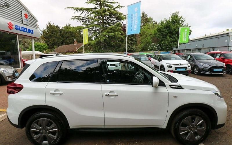 Neu Suzuki Vitara 110 PS (80 kW) 2026 Weiß SUV