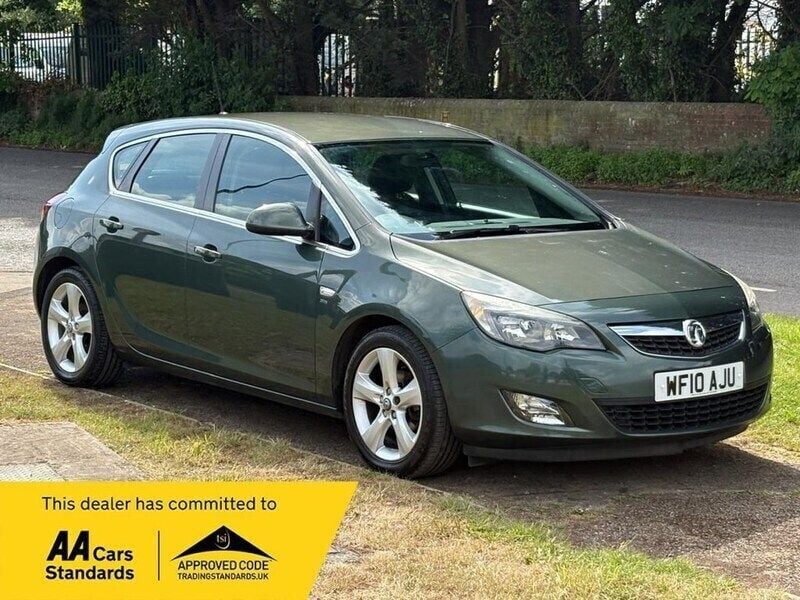 Green Used 2010 Vauxhall Astra SRi Hatchback | £3,995 (Expensive) - Image 1/4