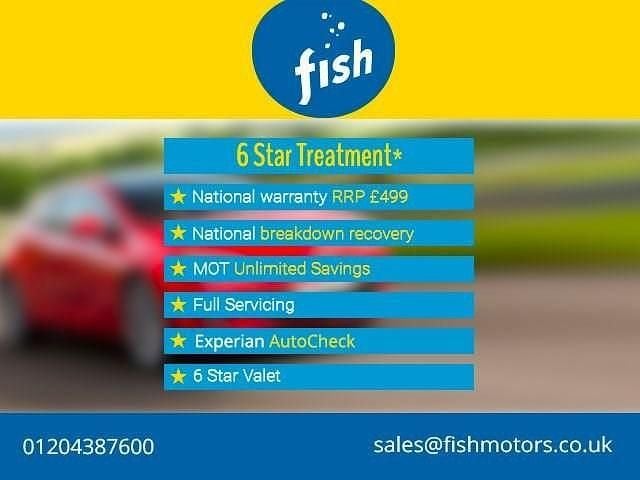 White Used 2017 Nissan Navara Tekna Pickup | £16,990 (Fair price) - Image 1/1