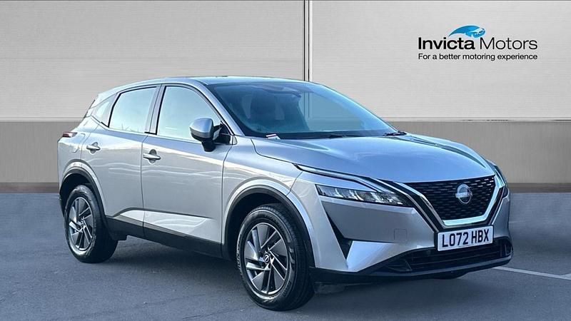 Used Nissan Qashqai Acenta Premium 140 HP (102 kW) 2022 Silver SUV