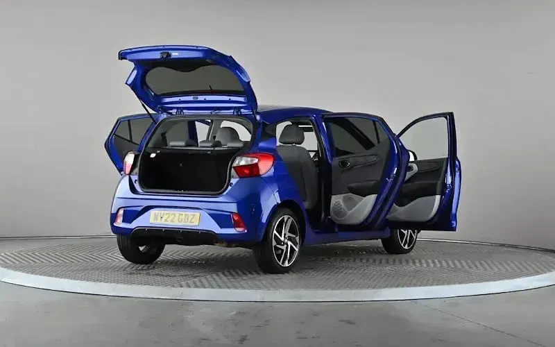 Used Hyundai i10 Premium 67 HP (49 kW) 2022 Blue Hatchback