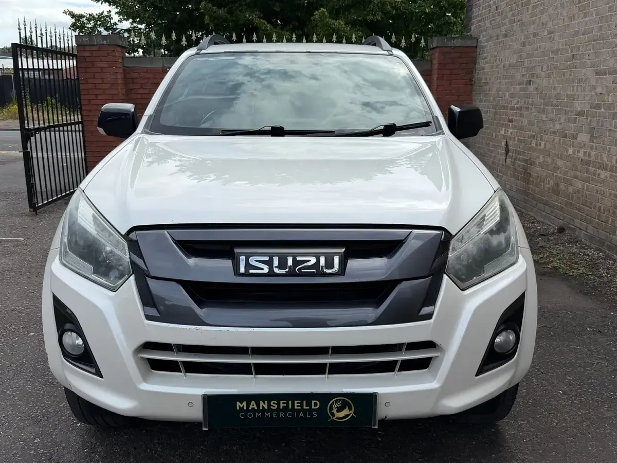 Used Isuzu D-Max 164 HP (120 kW) 2017 White Pickup