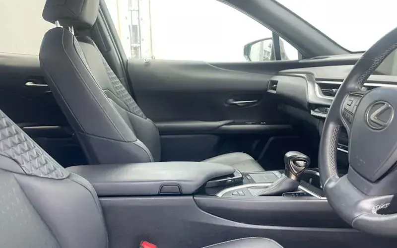 Used Lexus UX 184 HP (135 kW) 2021 Black SUV