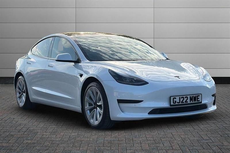 Pearl white Used 2022 Tesla Model 3 Standard Range Sedan | £18,795 (Fair price) - Image 1/4