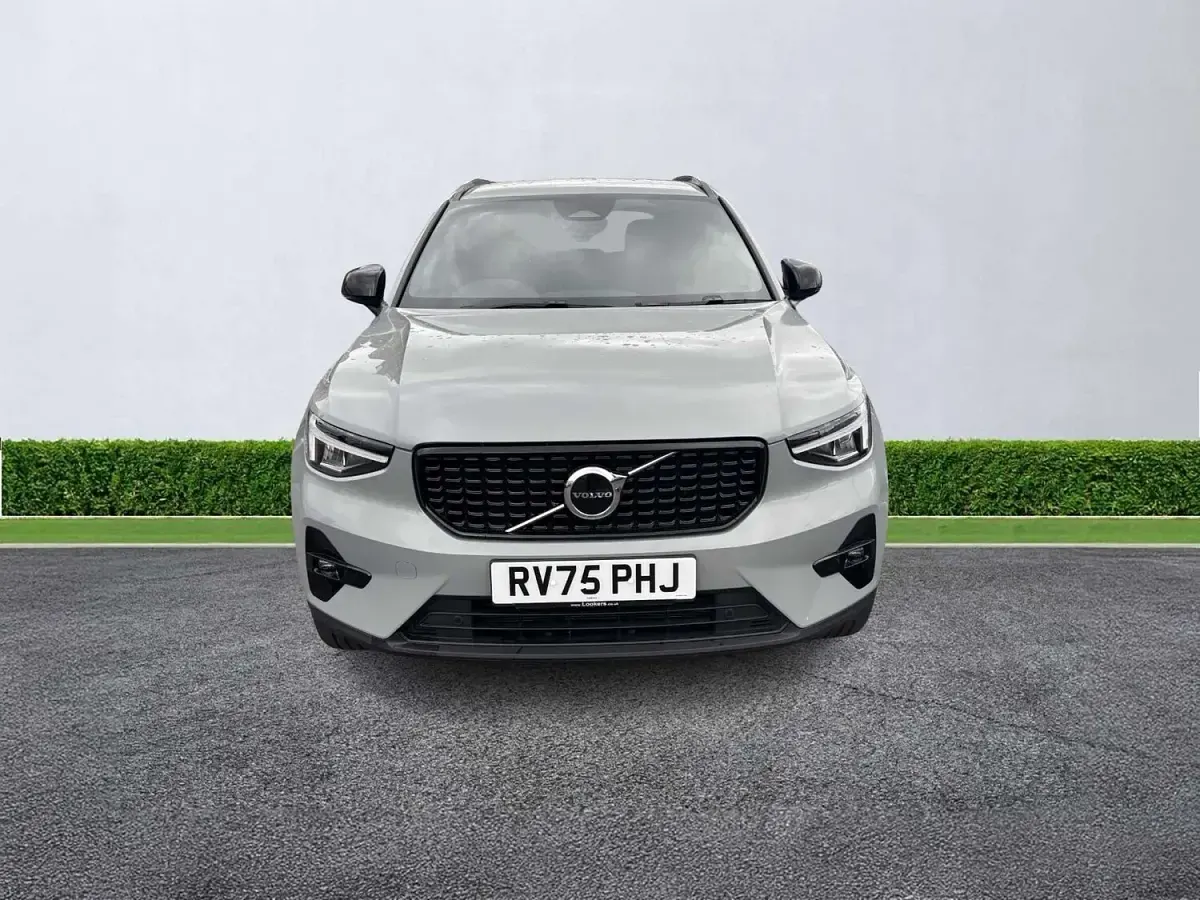Used Volvo XC40 Plus 163 HP (119 kW) 2025 Grey SUV