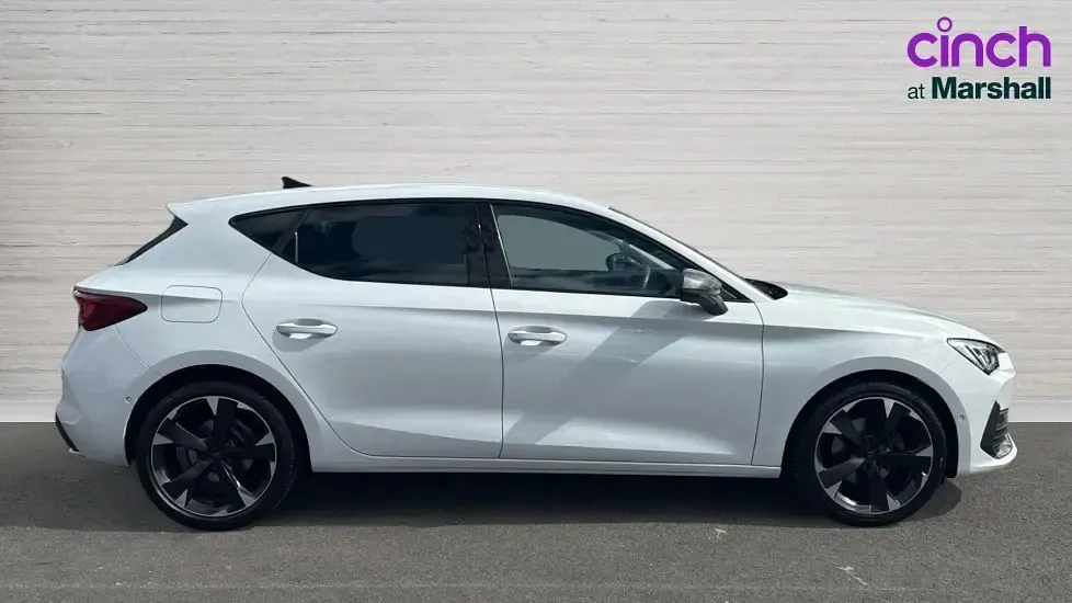 Used Cupra Leon 150 HP (110 kW) 2023 Nevada white