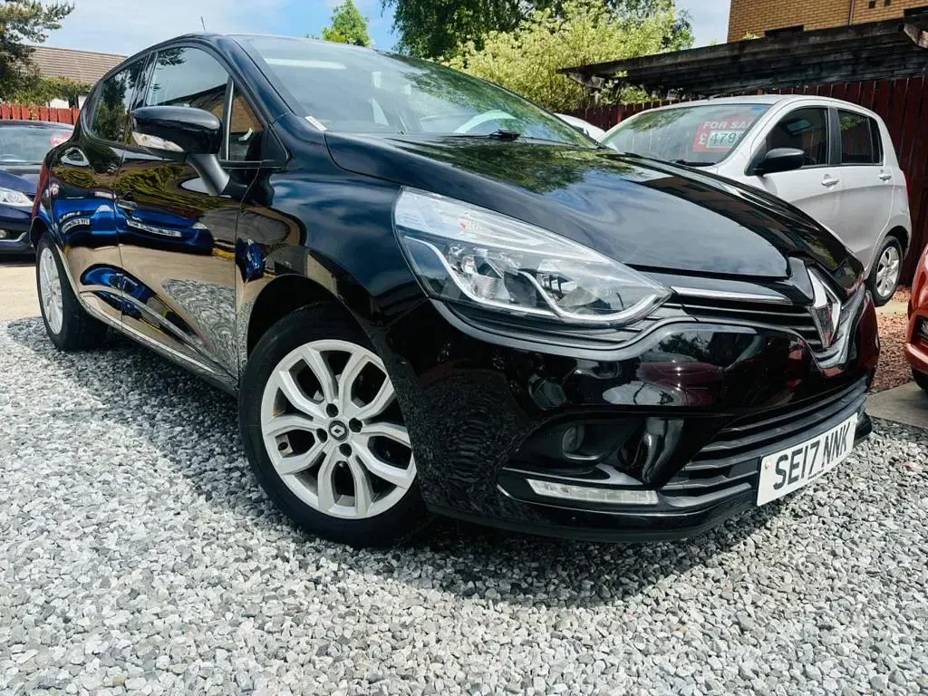 Used Renault Clio IV Dynamique 2017 Black Hatchback