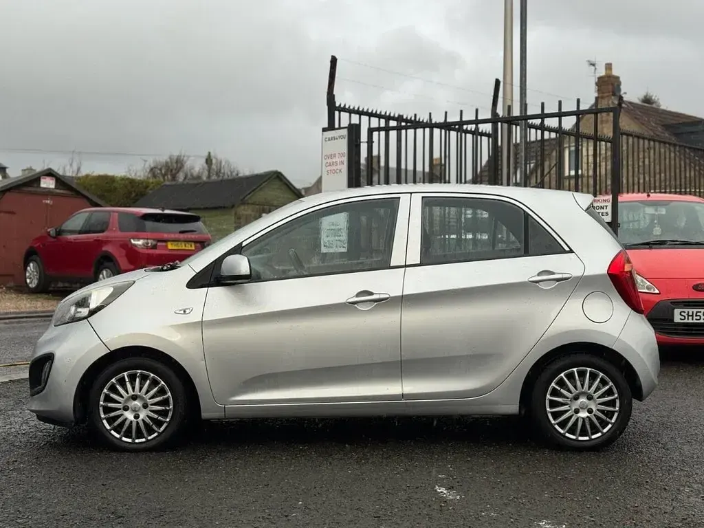 Used Kia Picanto 68 HP (50 kW) 2012 Silver Hatchback