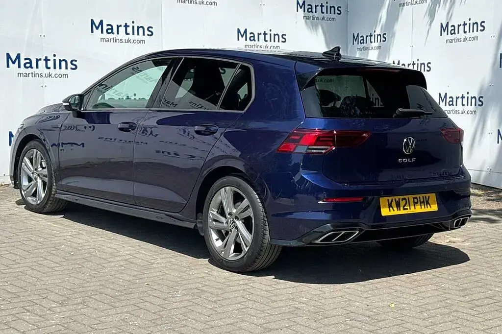 Used VW Golf VIII R-line 150 HP (110 kW) 2021 Blue Hatchback