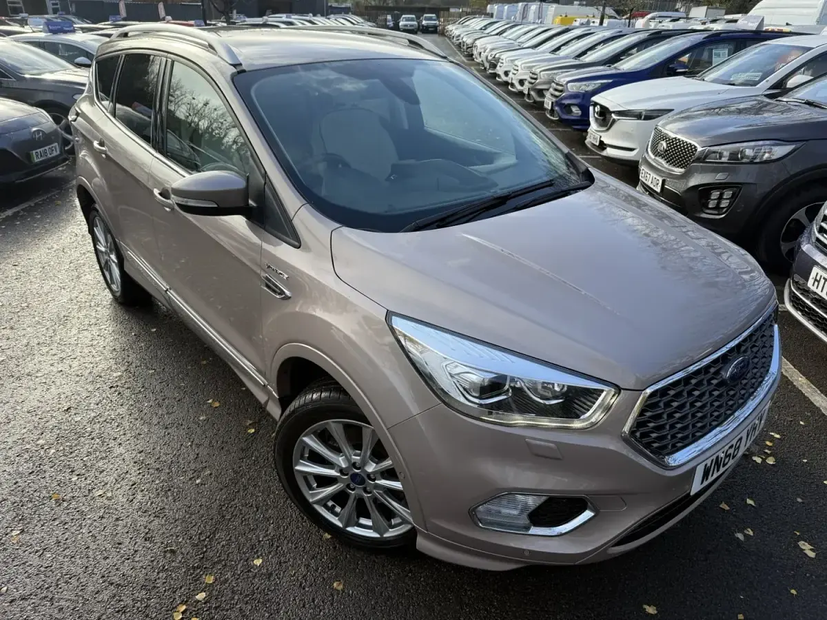 Second-hand Ford Kuga Vignale 182 CP (133 kW) 2018 Maro SUV