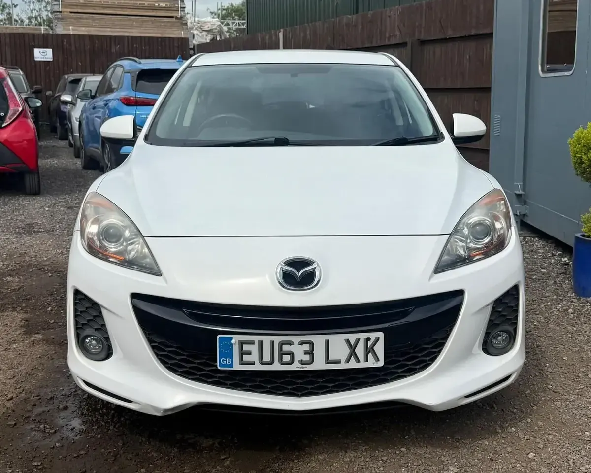 Used Mazda 3 2013 White Hatchback