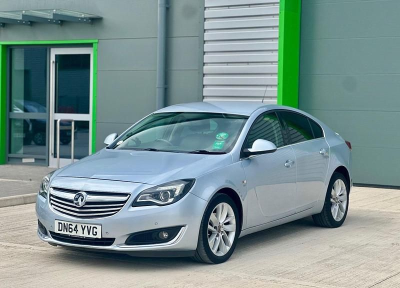 Silver Used 2014 Vauxhall Insignia SRi Hatchback | £2,795 (Good price) - Image 1/4