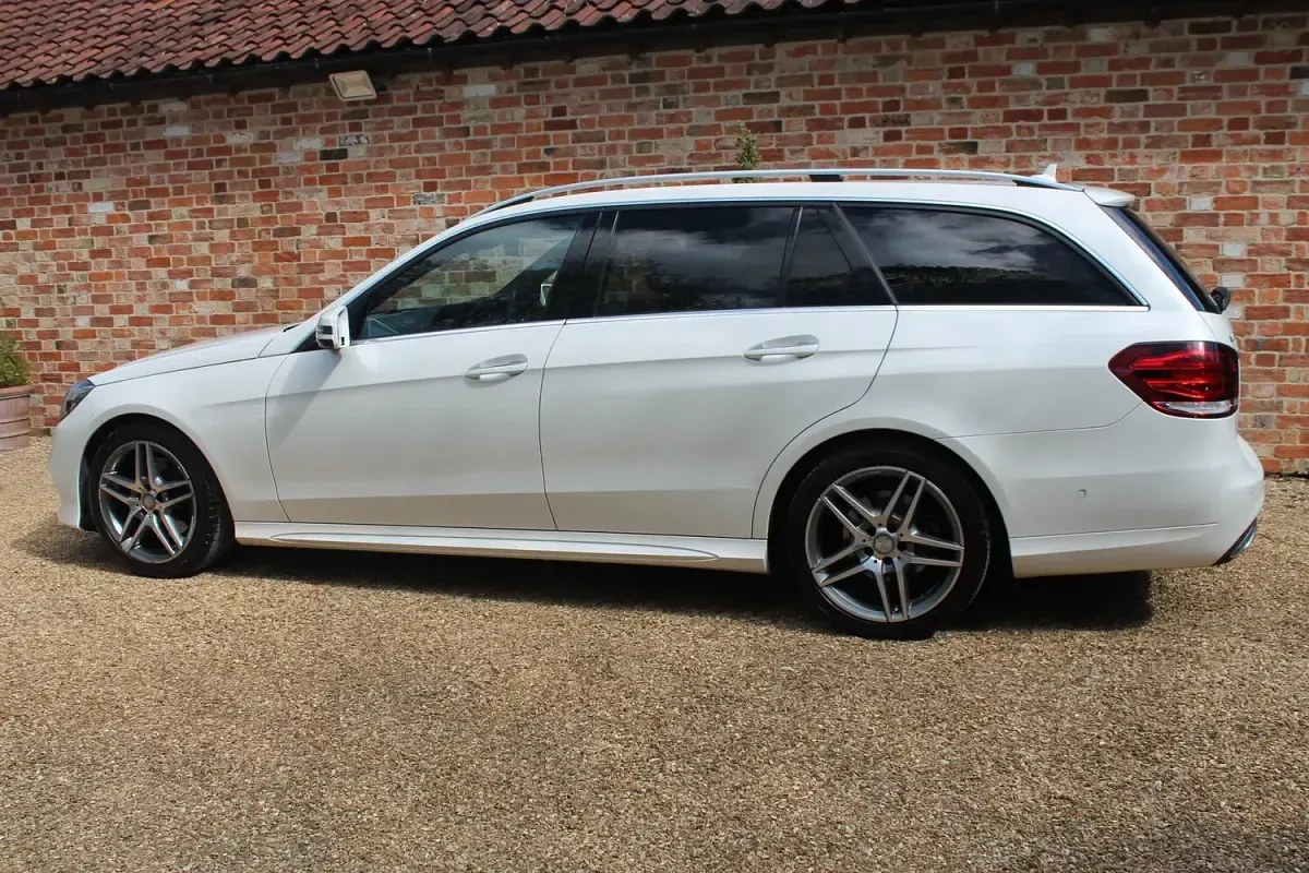 Used Mercedes E250 AMG line 2014 White Estate