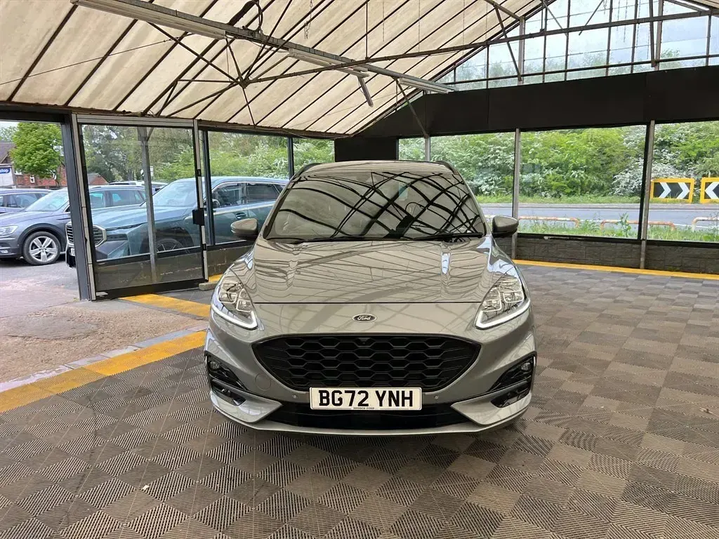 Używany Ford Kuga ST-Line 225 KM (165 kW) 2022 Srebrny SUV
