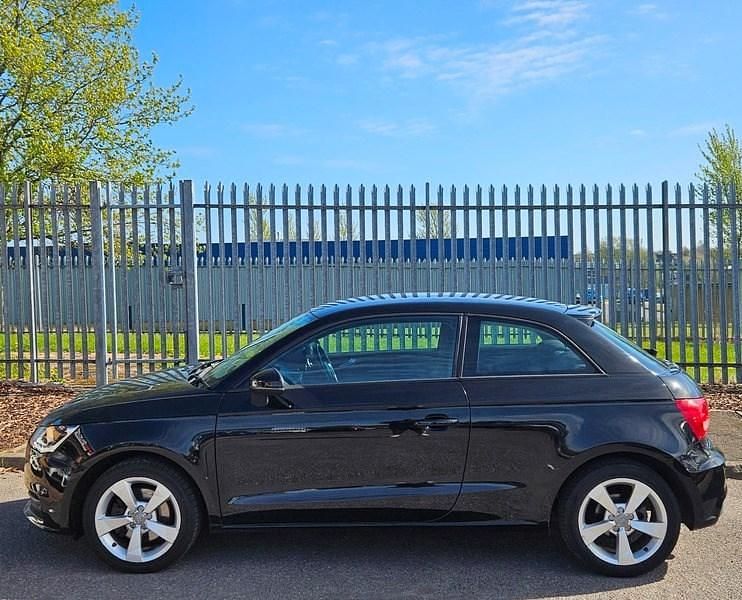 Begagnad Audi A1 Sport 125 HK (91 kW) 2016 Svart Halvkombi