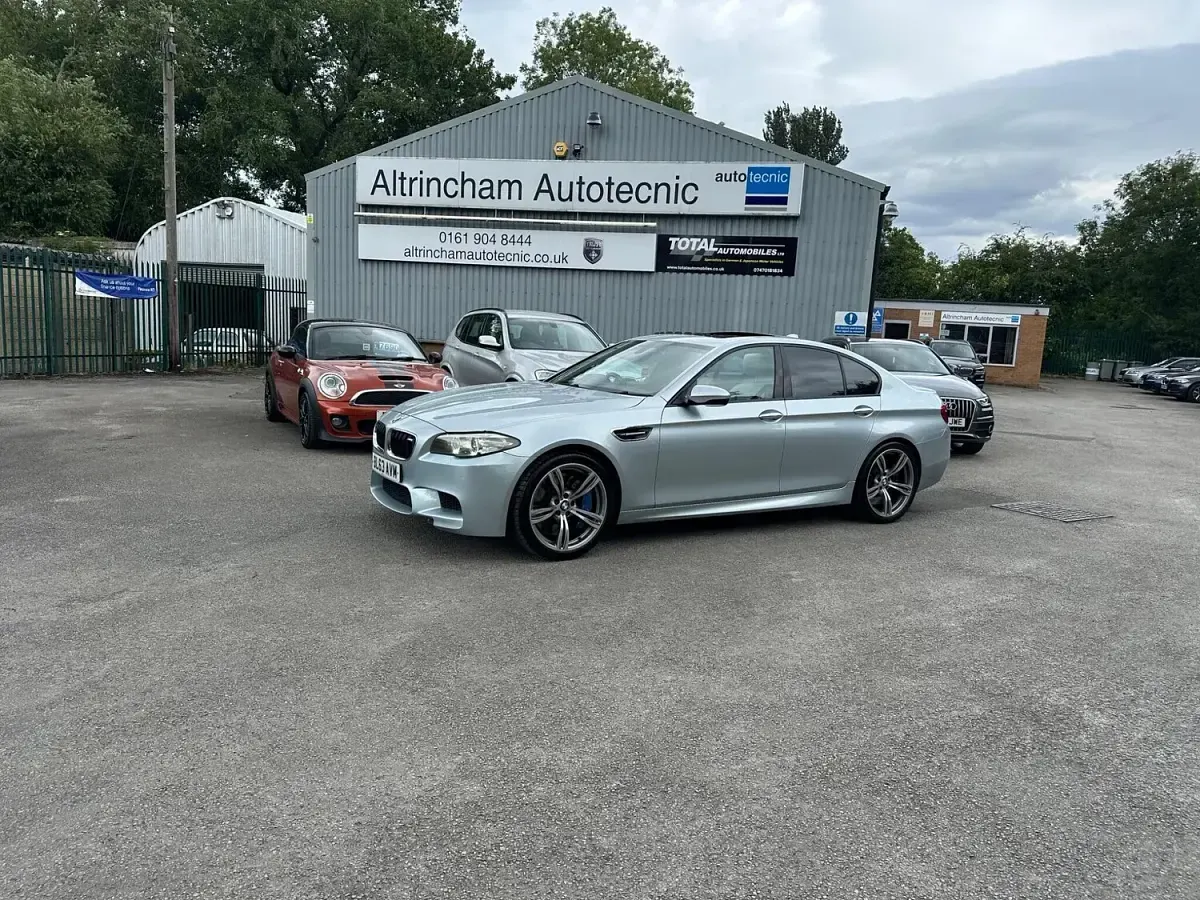 Used BMW M5 Comfort Edition 2014 Blue Sedan