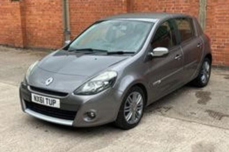 Grey Used 2011 Renault Clio II Dynamique Hatchback | £1,995 (Good price) - Image 1/1