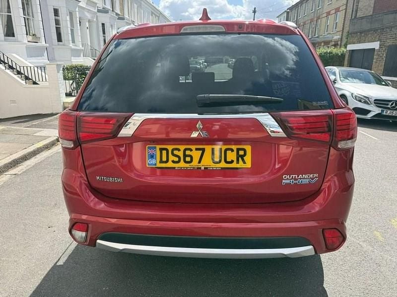 Used Mitsubishi Outlander 200 HP (147 kW) 2017 Red SUV