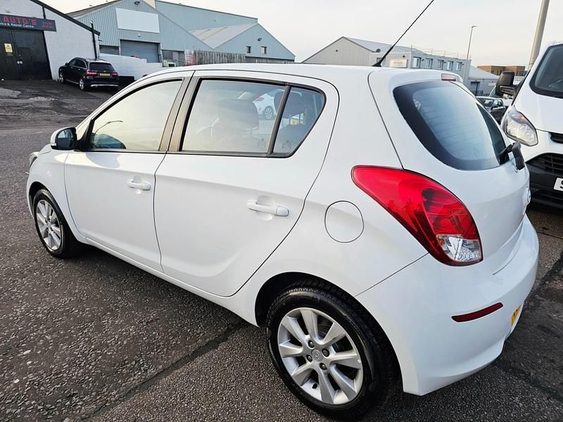 Used Hyundai i20 Active 2014 White Hatchback