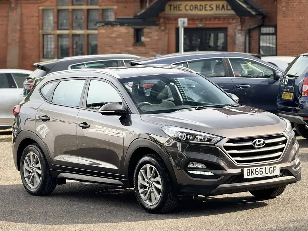 Used Hyundai Tucson SE 116 HP (85 kW) 2016 Grey SUV