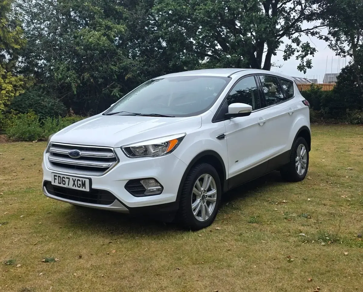 Used Ford Kuga Zetec 150 HP (110 kW) 2018 White SUV