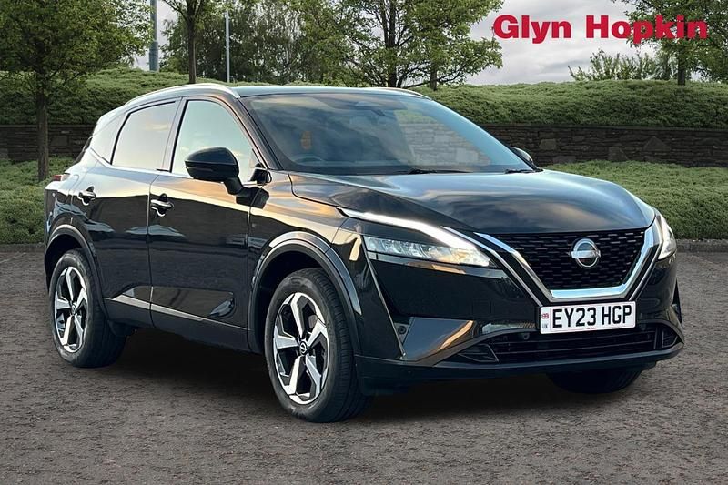 Black Used 2023 Nissan Qashqai N-Connecta SUV | £21,180 (Fair price) - Image 1/4