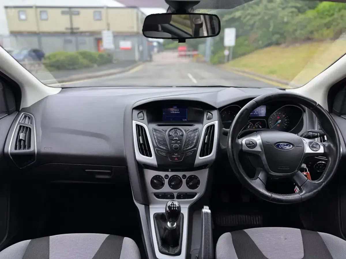Used Ford Focus Zetec 115 HP (84 kW) 2014 Black Hatchback