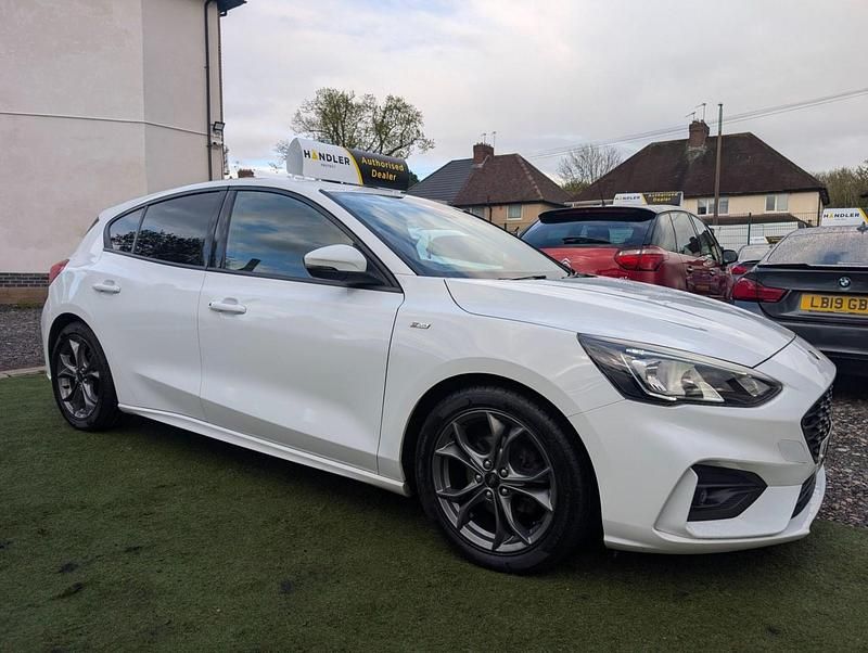 Used Ford Focus ST-Line 2019 White Hatchback