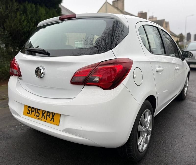 Used Vauxhall Corsa Design Edition 2015 White Hatchback