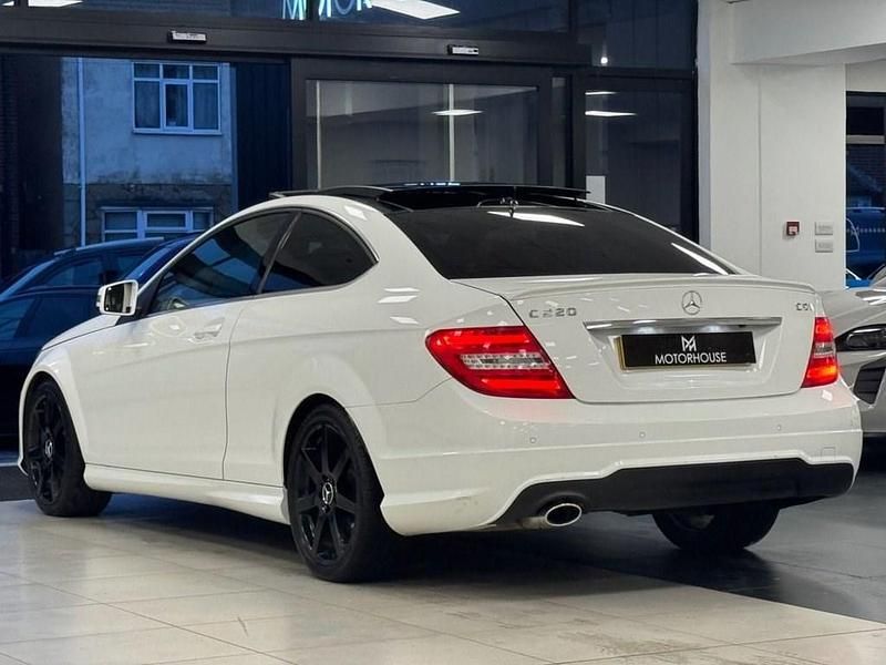 Used Mercedes C220 Sport Edition 170 HP (125 kW) 2014 White Coupe