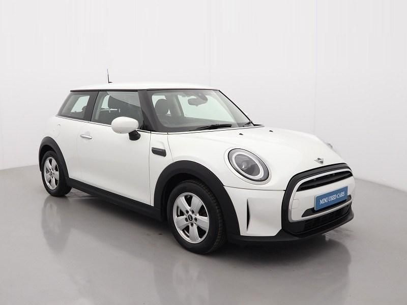 Used Mini Cooper Classic 134 HP (98 kW) 2024 White Hatchback