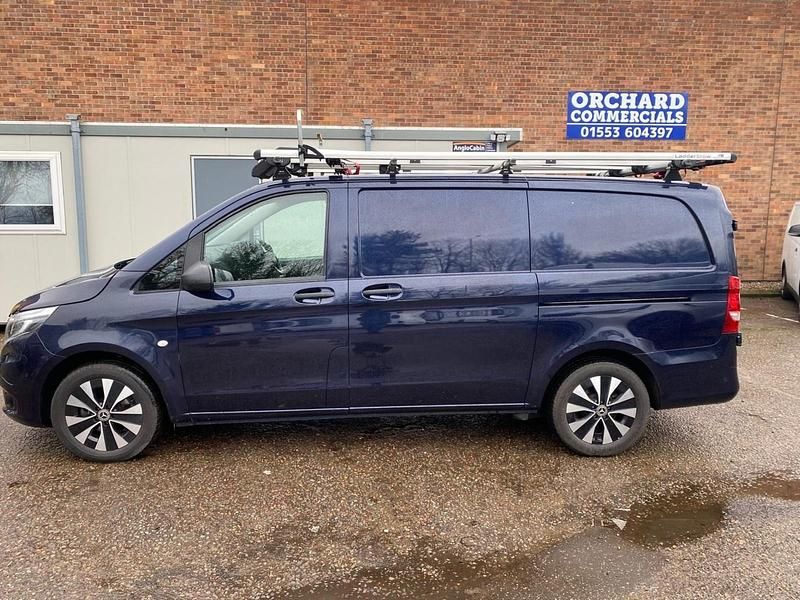 Used Mercedes e-Vito Progressive 85 kW (116 HP) 2022 Blue MPV