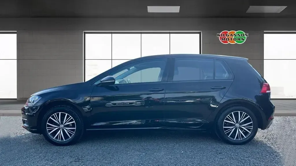 Used VW Golf VII SE 115 HP (84 kW) 2019 Black Hatchback