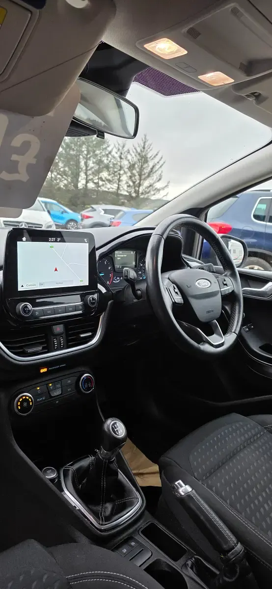 Used Ford Fiesta Zetec 70 HP (51 kW) 2017 Blue Hatchback