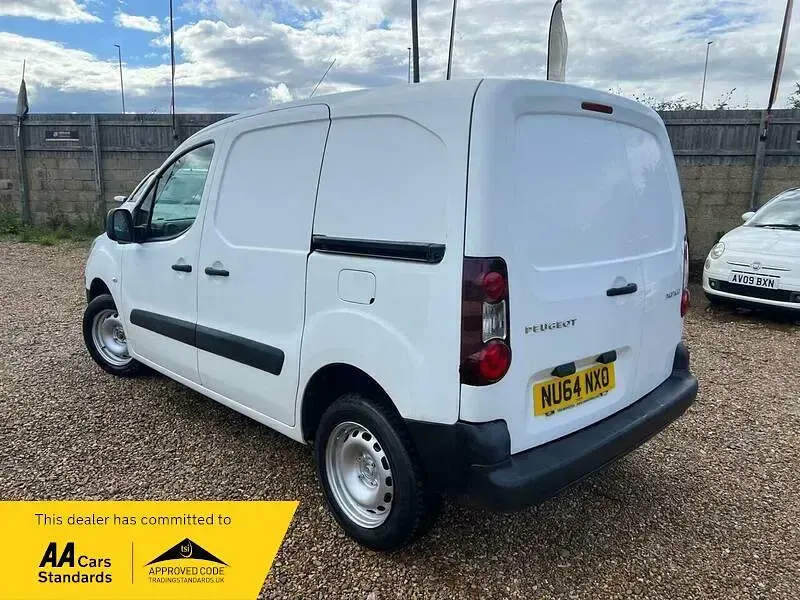 Used Peugeot Partner S 2014 White