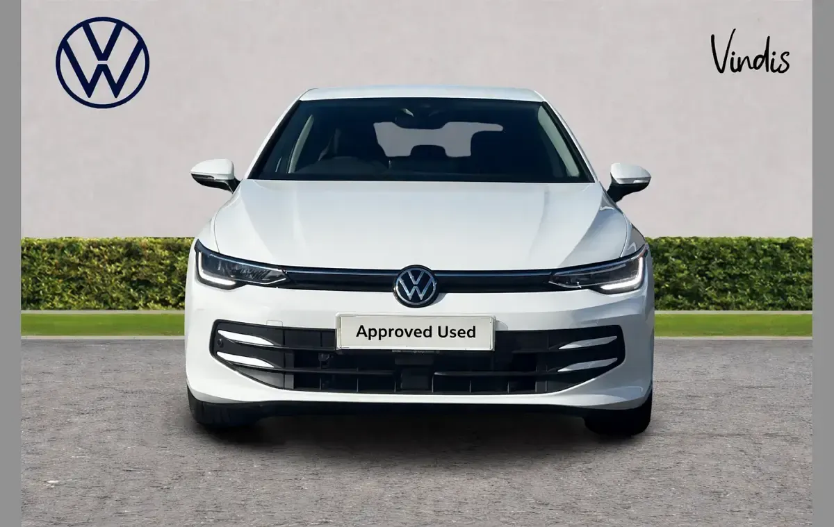 Used VW Golf VIII Match 147 HP (108 kW) 2025 White Hatchback