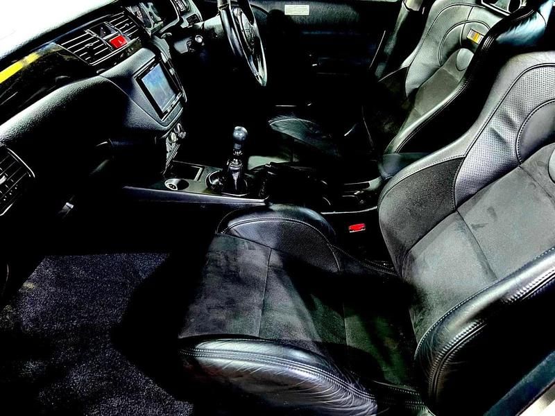 Used Mitsubishi Lancer 135 HP (99 kW) 2005 White Sedan