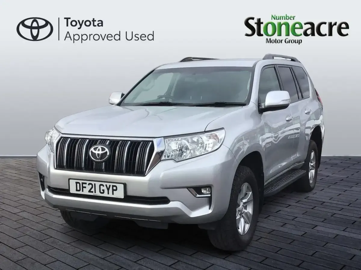 Usado Toyota Land Cruiser Active 204 CV (150 kW) 2021 Plateado Van