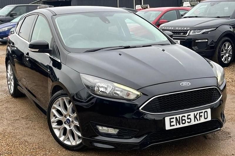 Used Ford Focus Zetec 125 HP (91 kW) 2015 Black Hatchback