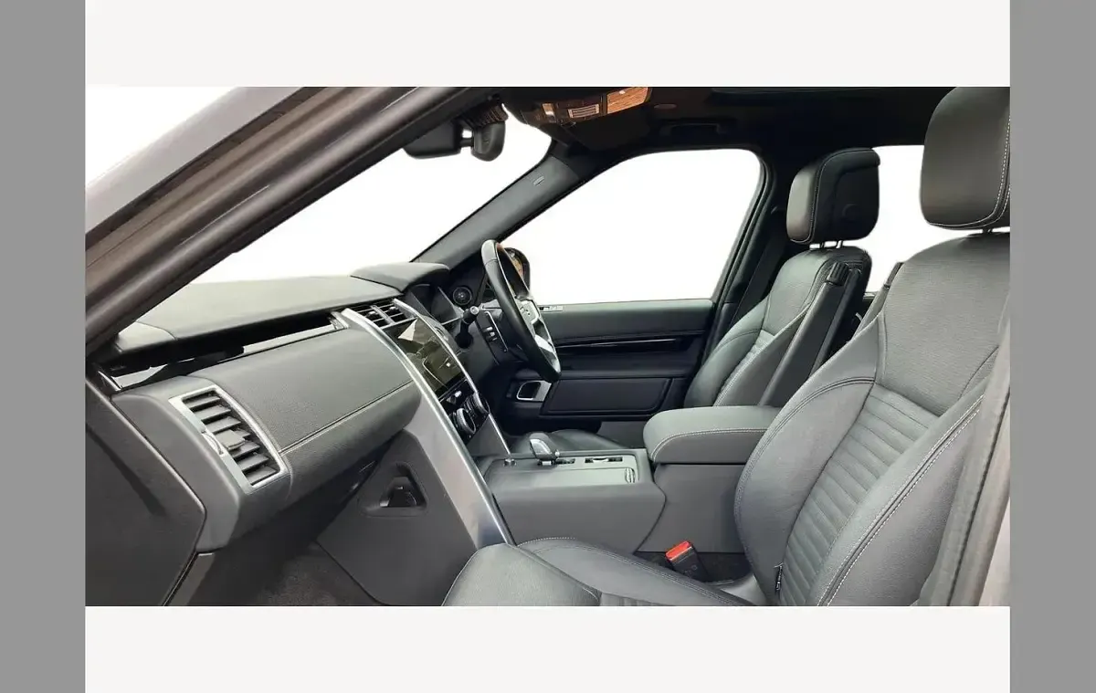 Usado Land Rover Discovery 5 SE Dynamic 300 CV (220 kW) 2022 Gris SUV