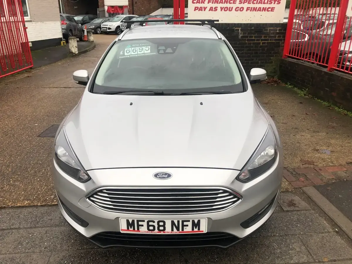 Begagnad Ford Focus Zetec 100 HK (73 kW) 2018 Silver Kombi