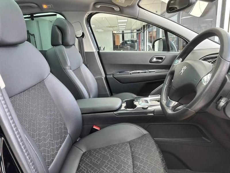 Used Peugeot 3008 Allure 120 HP (88 kW) 2017 Black SUV