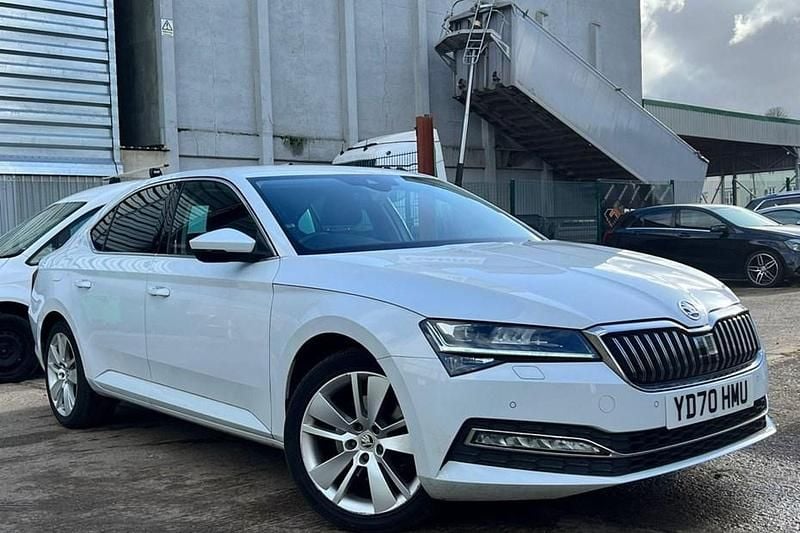 White Used 2020 Skoda Superb SE L Hatchback | £14,400 (Fair price) - Image 1/1