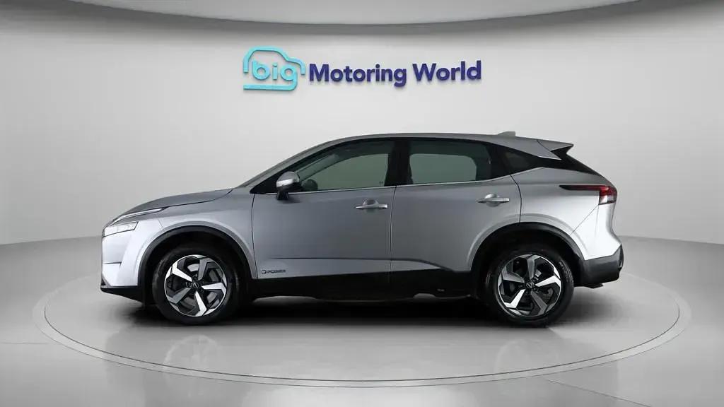 Gebraucht Nissan Qashqai Acenta Premium 190 PS (139 kW) 2023 Silber SUV